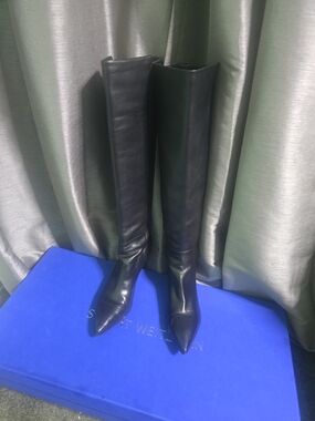 Stuart Weitzman Women's Black Knee-High Leather Pointed-Toe Boots